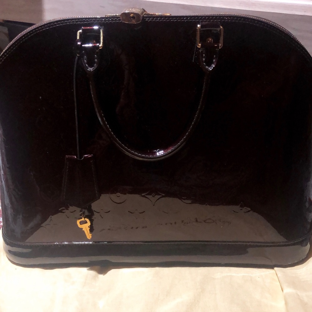 Louis Vuitton Alma GM Vernis Amarante Bag!!!!